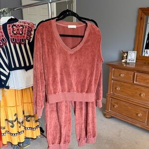 Suzi Kondi Terracotta Lounge Set